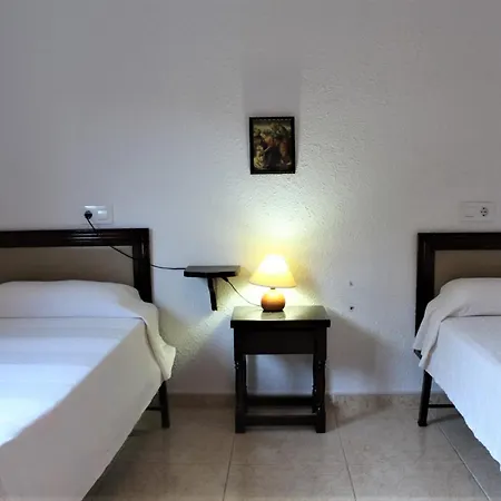Casa Familiar Con Jardin Y Vista Al Mar En - Es-228-9